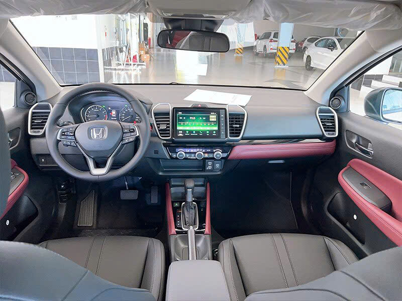 Khoang hành khách phía trước xe honda city l
